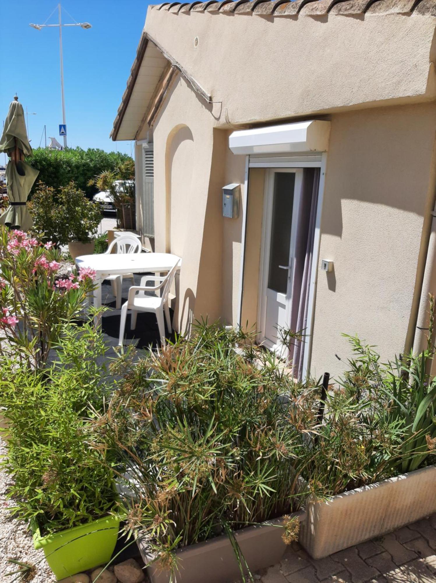 Appartement Meuble Bord De Mer Fos Sur Mer Фо-сюр-Мер Екстериор снимка