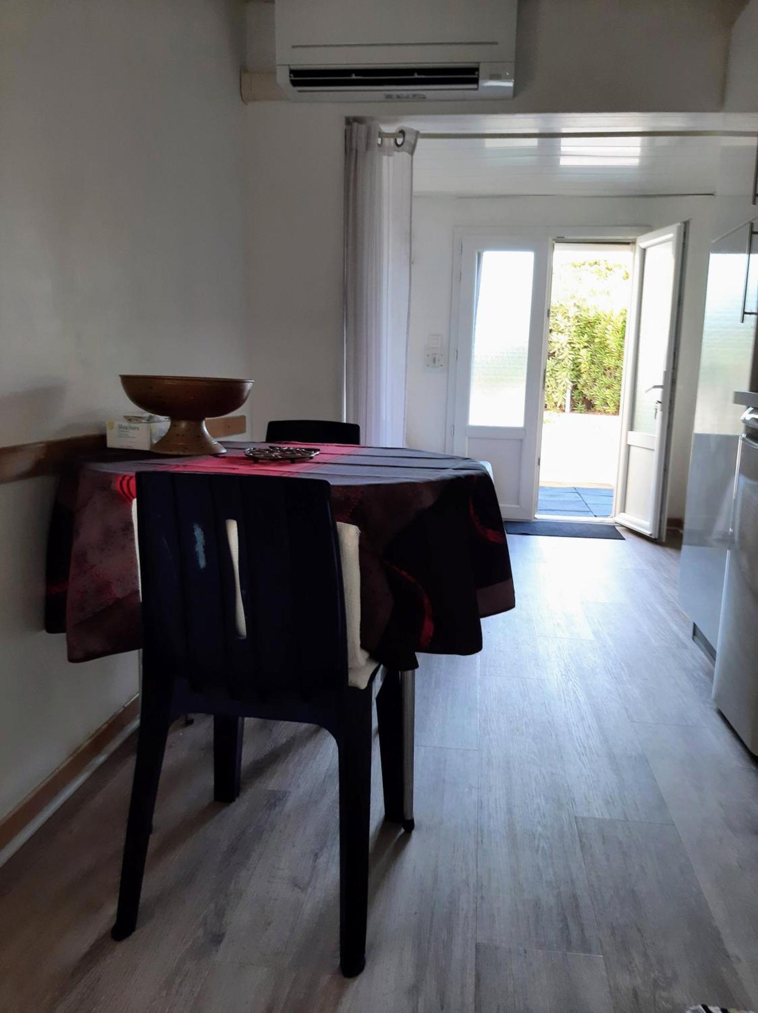 Appartement Meuble Bord De Mer Fos Sur Mer Фо-сюр-Мер Екстериор снимка
